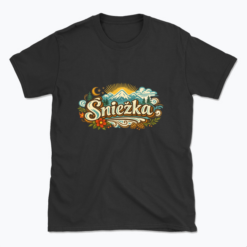 Śnieżka in a rustic landscape design - T-shirt